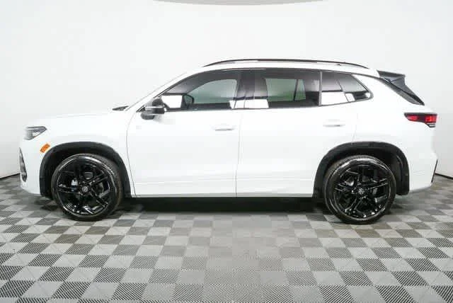 New 2026 Opal White Pearl Volkswagen SE R-Line Black image 29
