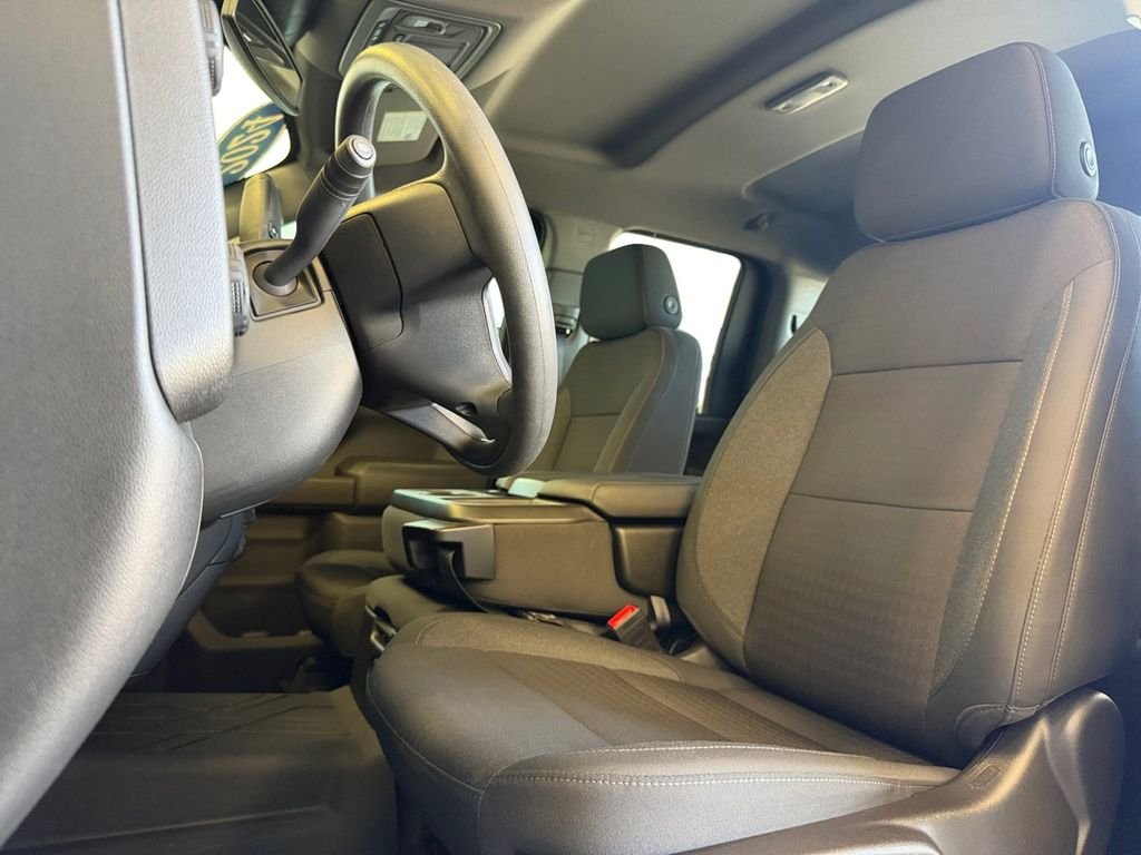 Used 2024 White Chevrolet Custom image 25
