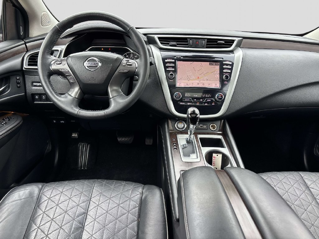 Used 2019 Red Nissan Platinum image 13