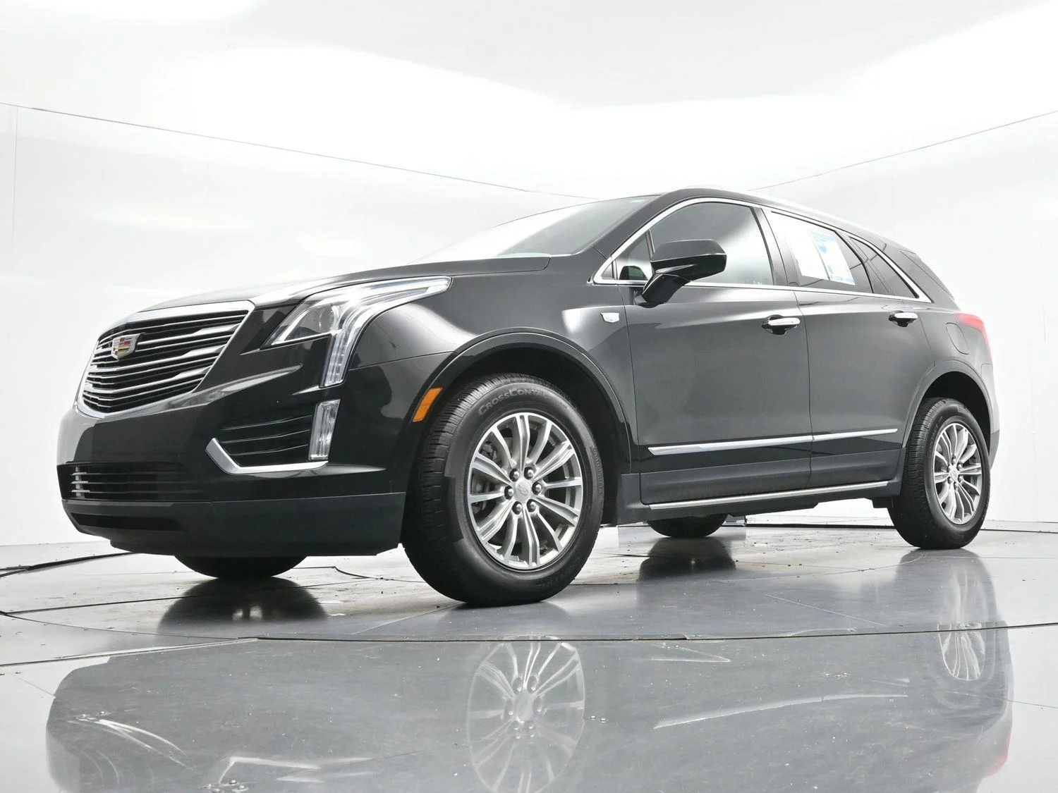Used 2017 STELLAR BLACK METALLIC Cadillac FWD image 42
