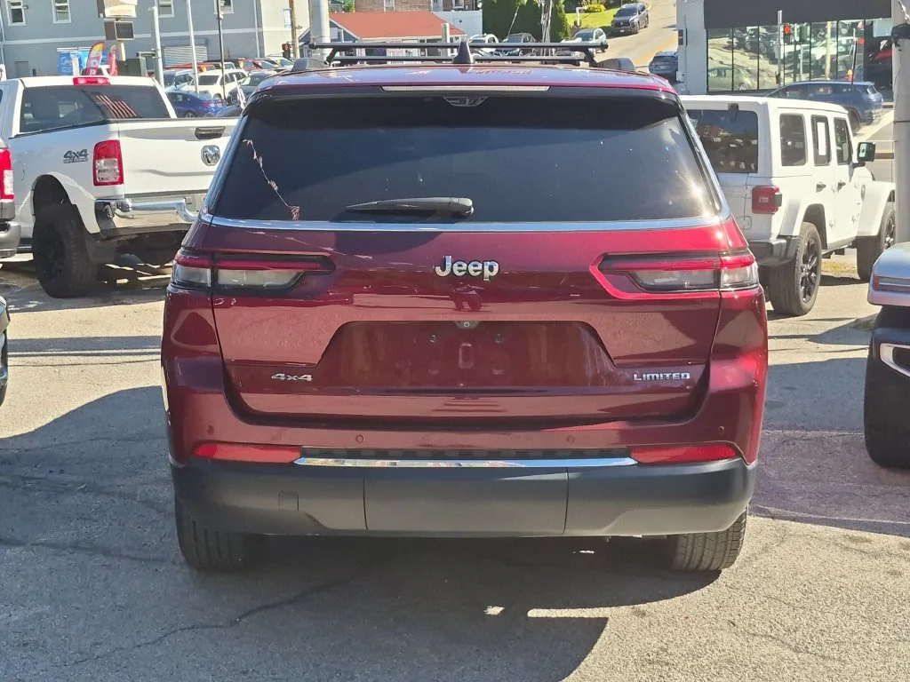 Used 2023 Red Jeep Limited image 7