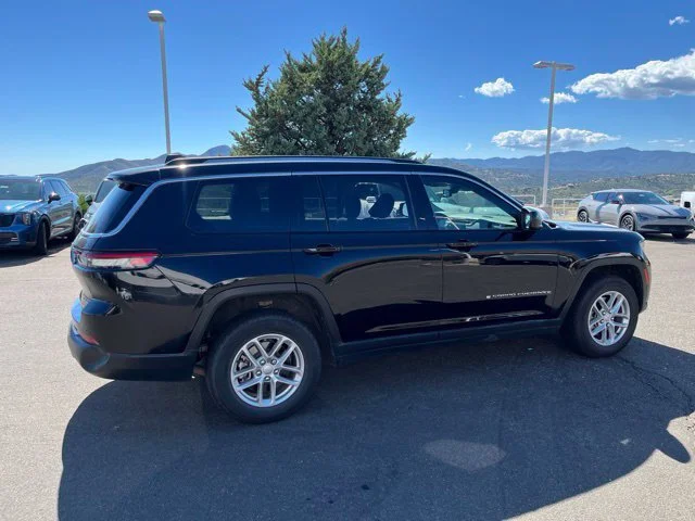 Used 2021 Diamond Black Crystal Pearlcoat Jeep Laredo image 7