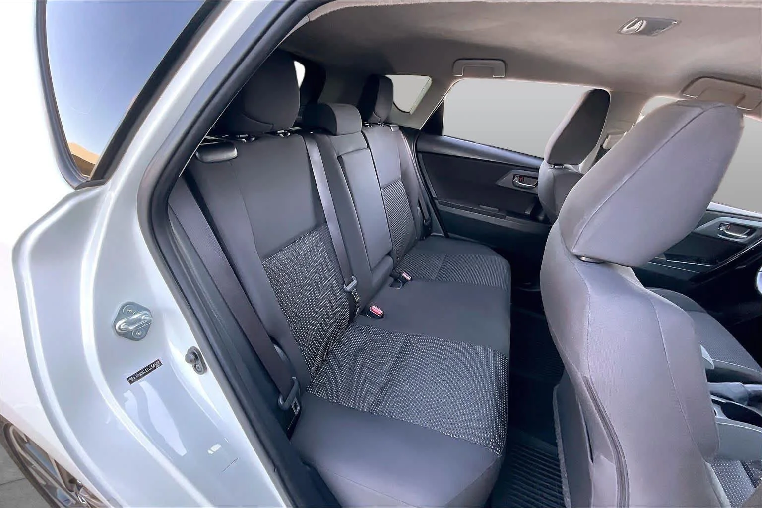 Used 2018 Blizzard Pearl Toyota  image 18