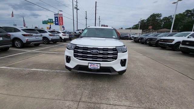 New 2026 Star White Metallic Tri-Coat Ford Active image 3