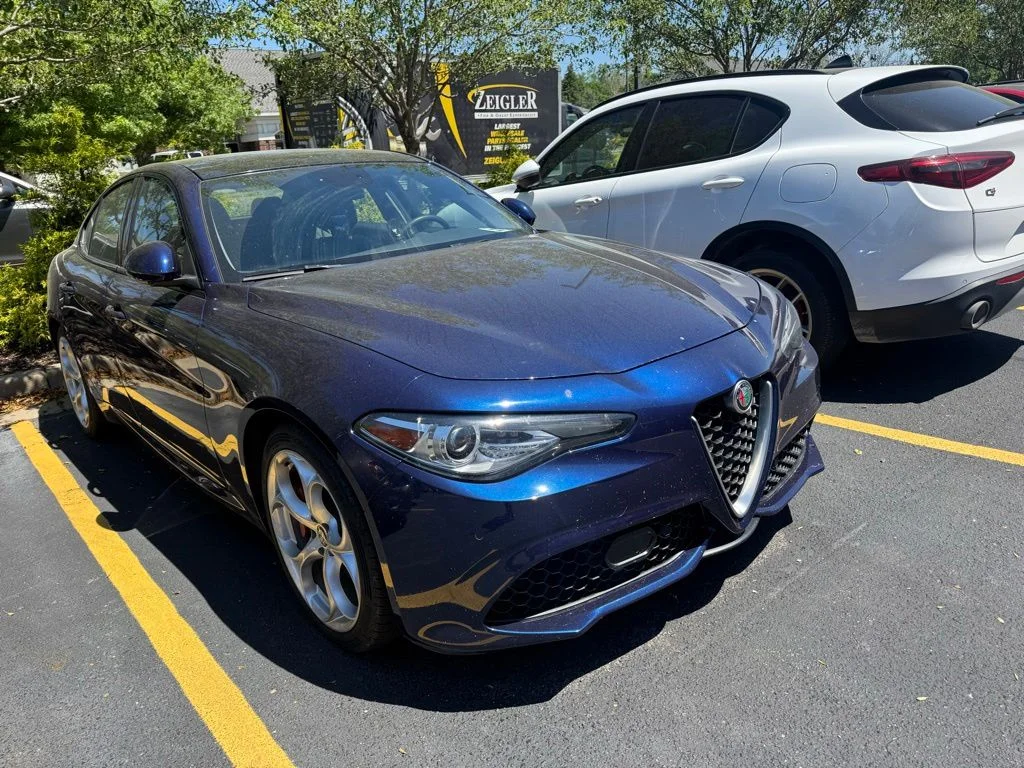 Used 2019 Blue Alfa Romeo Ti Sport image 4