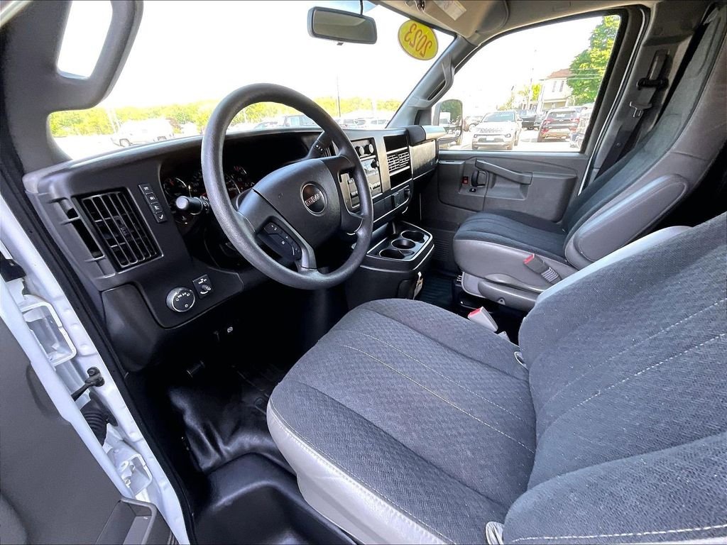 Used 2024 White GMC Work Van image 21
