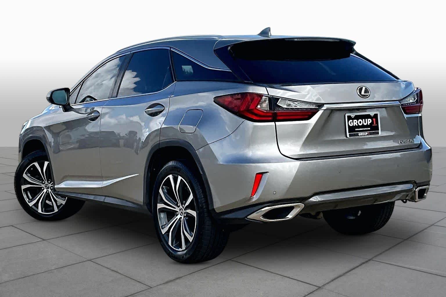 Used 2018 Atomic Silver Lexus  image 12