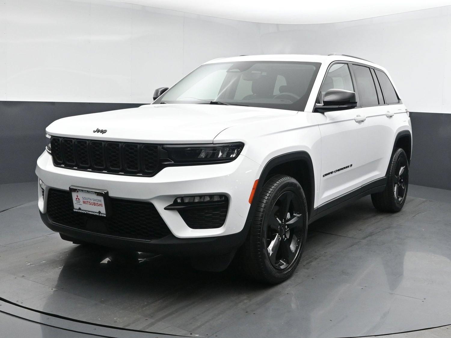 Used 2023 Bright White Clearcoat Jeep Limited image 1