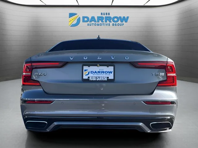 Used 2020 Gray Volvo T5 R-Design image 4