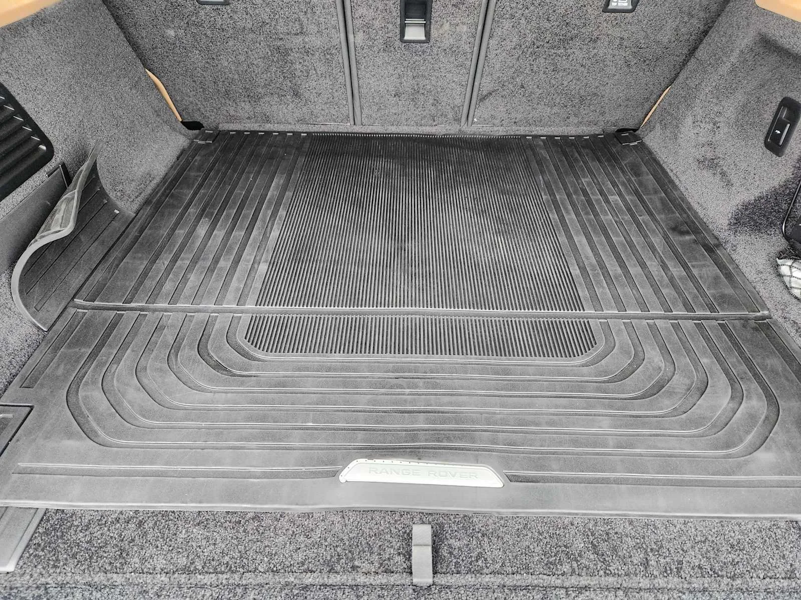 Used 2023 Portofino Blue Metallic Land Rover Autobiography image 32