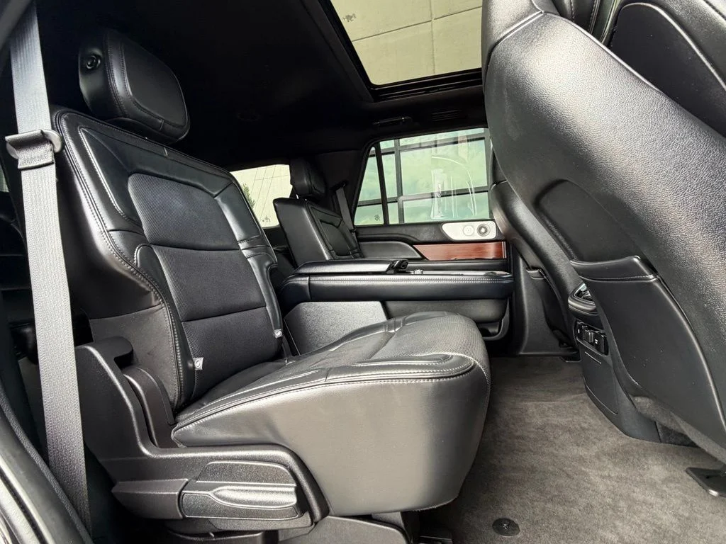 Used 2019 Black Lincoln Reserve image 22