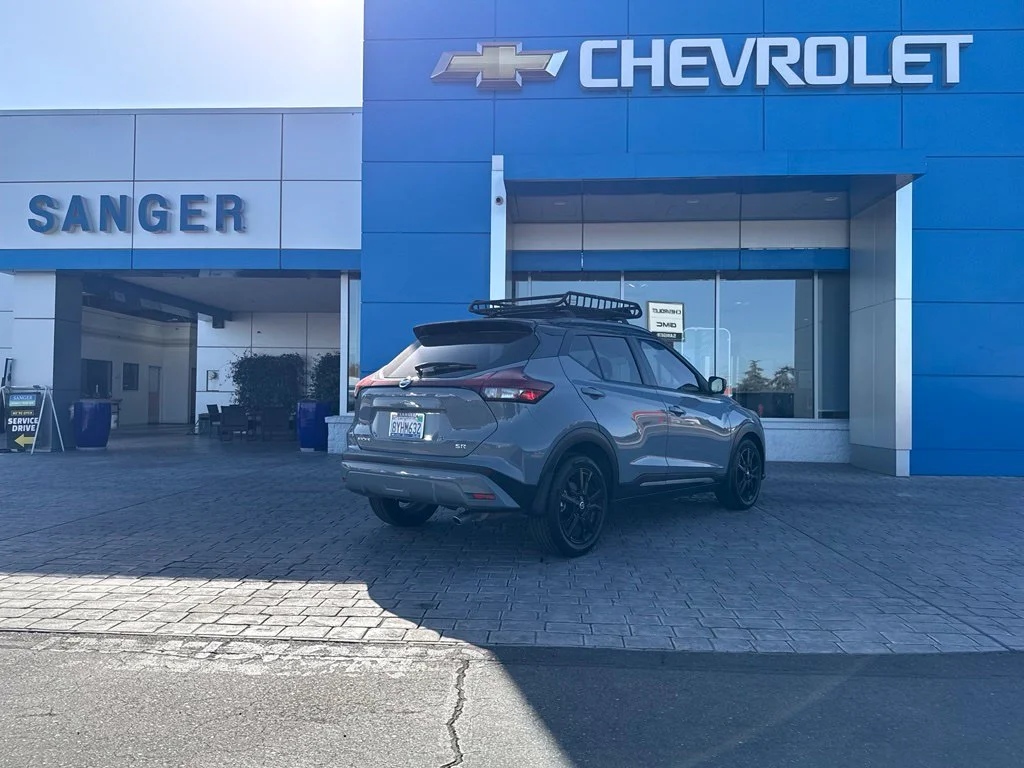 Used 2021 Gray Nissan SR image 8