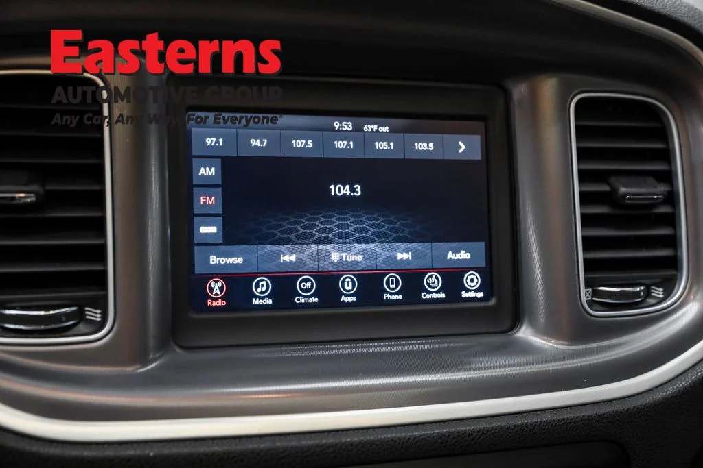 Used 2022 Silver Dodge SXT image 19
