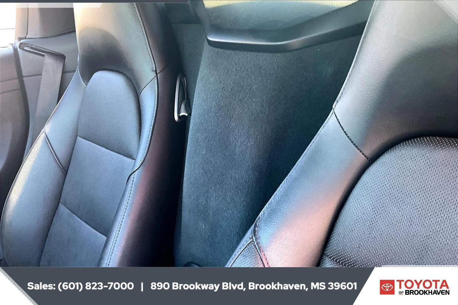 Used 2023 Guards Red Porsche Base image 22