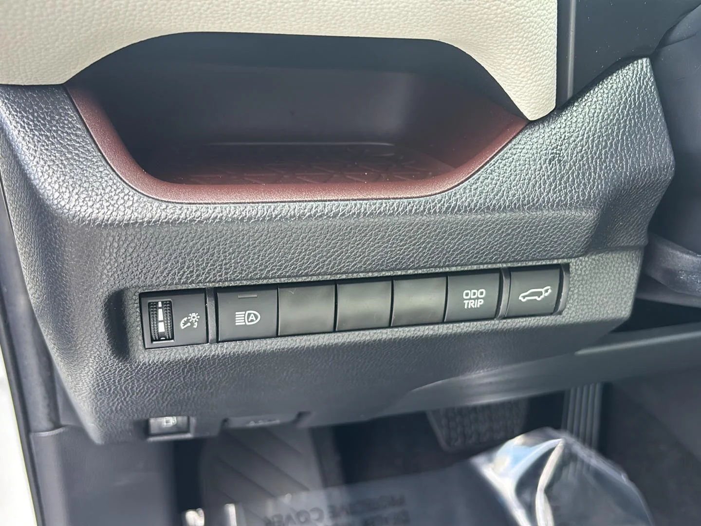 Used 2023 Wind Chill Pearl Toyota Limited image 27