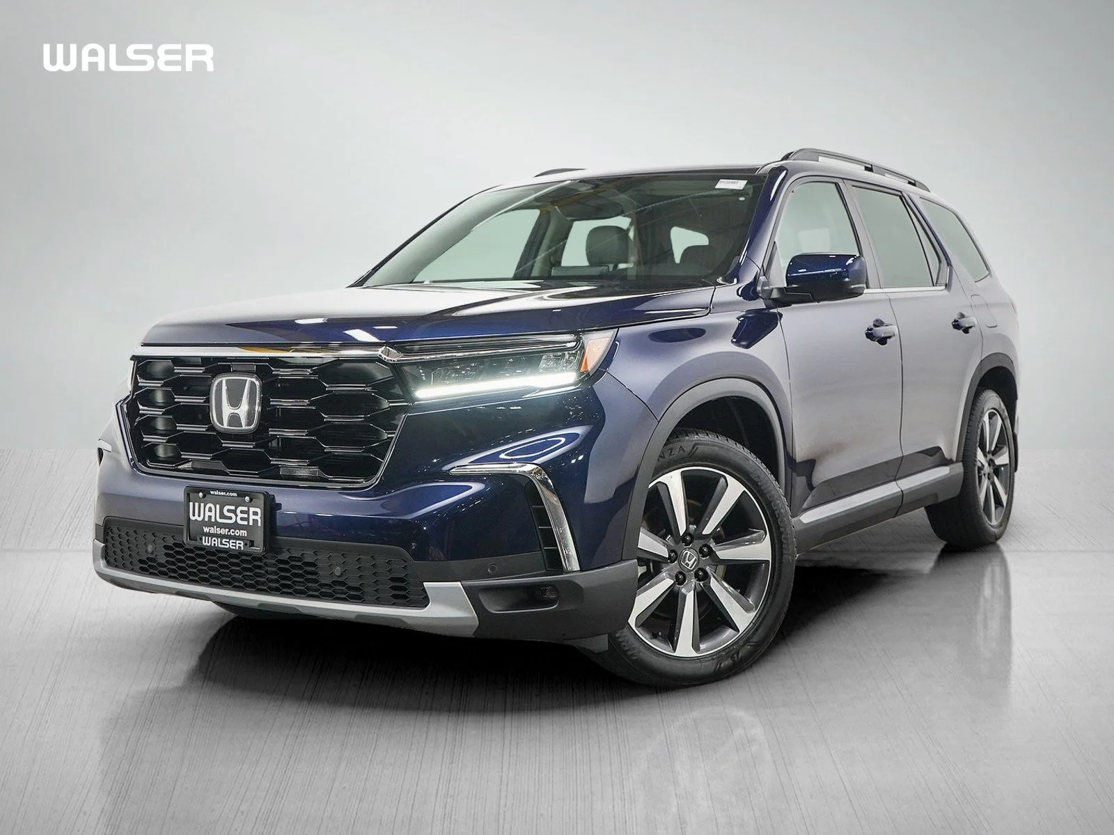 2025 Honda Pilot Touring AWD's photo