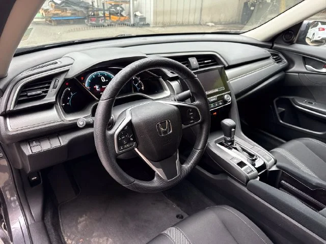 Used 2018  Honda EX image 15