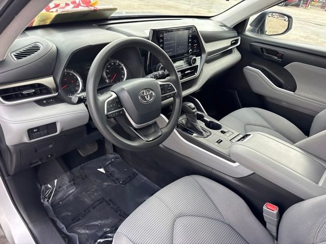 Used 2022 Silver Toyota L image 10