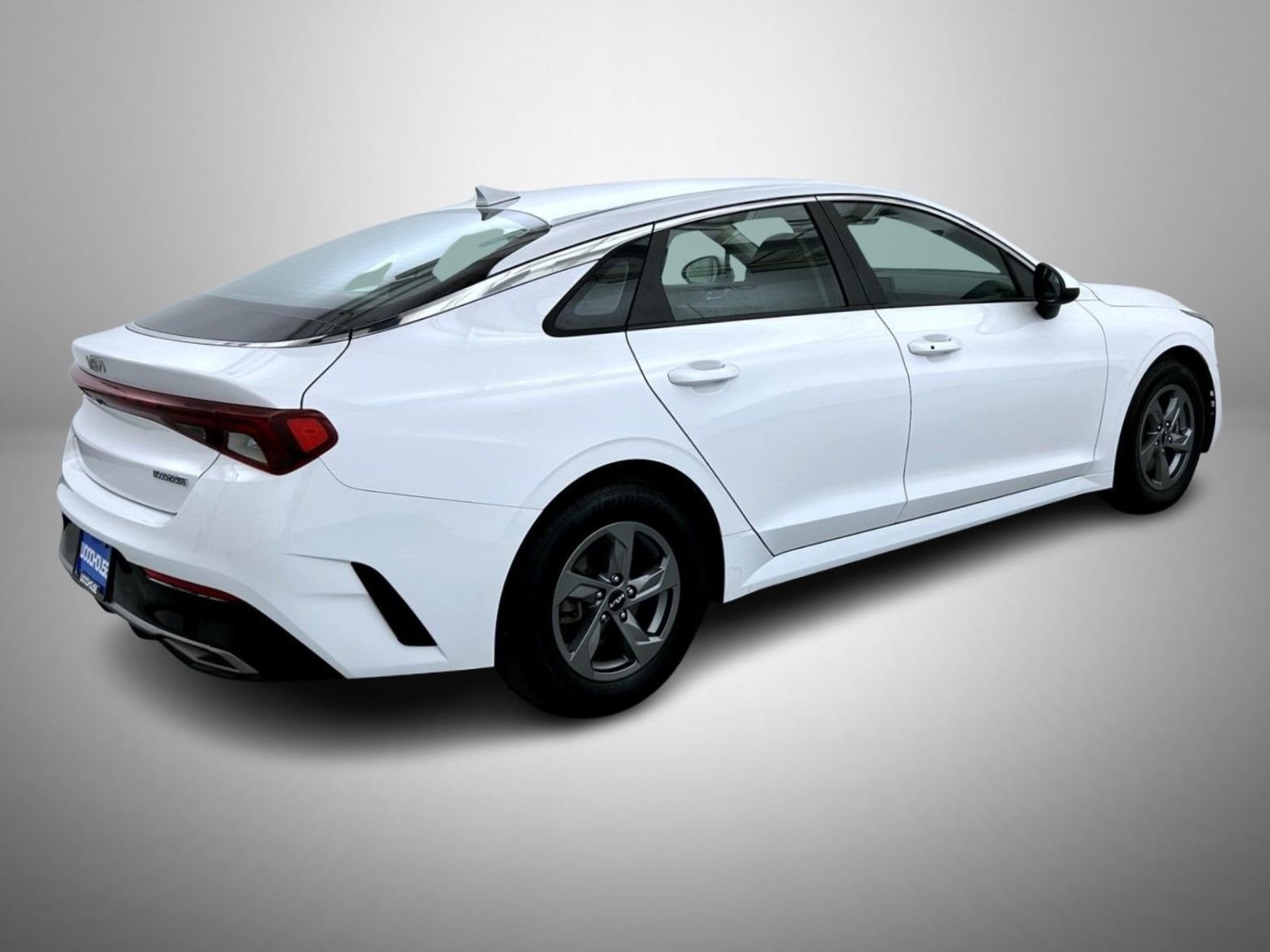 Used 2023 White Kia LXS image 5