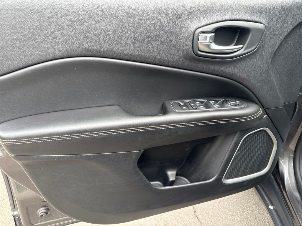 Used 2018 Gray Jeep Latitude image 20