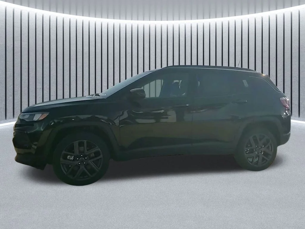 New 2026 Black Jeep Latitude image 17