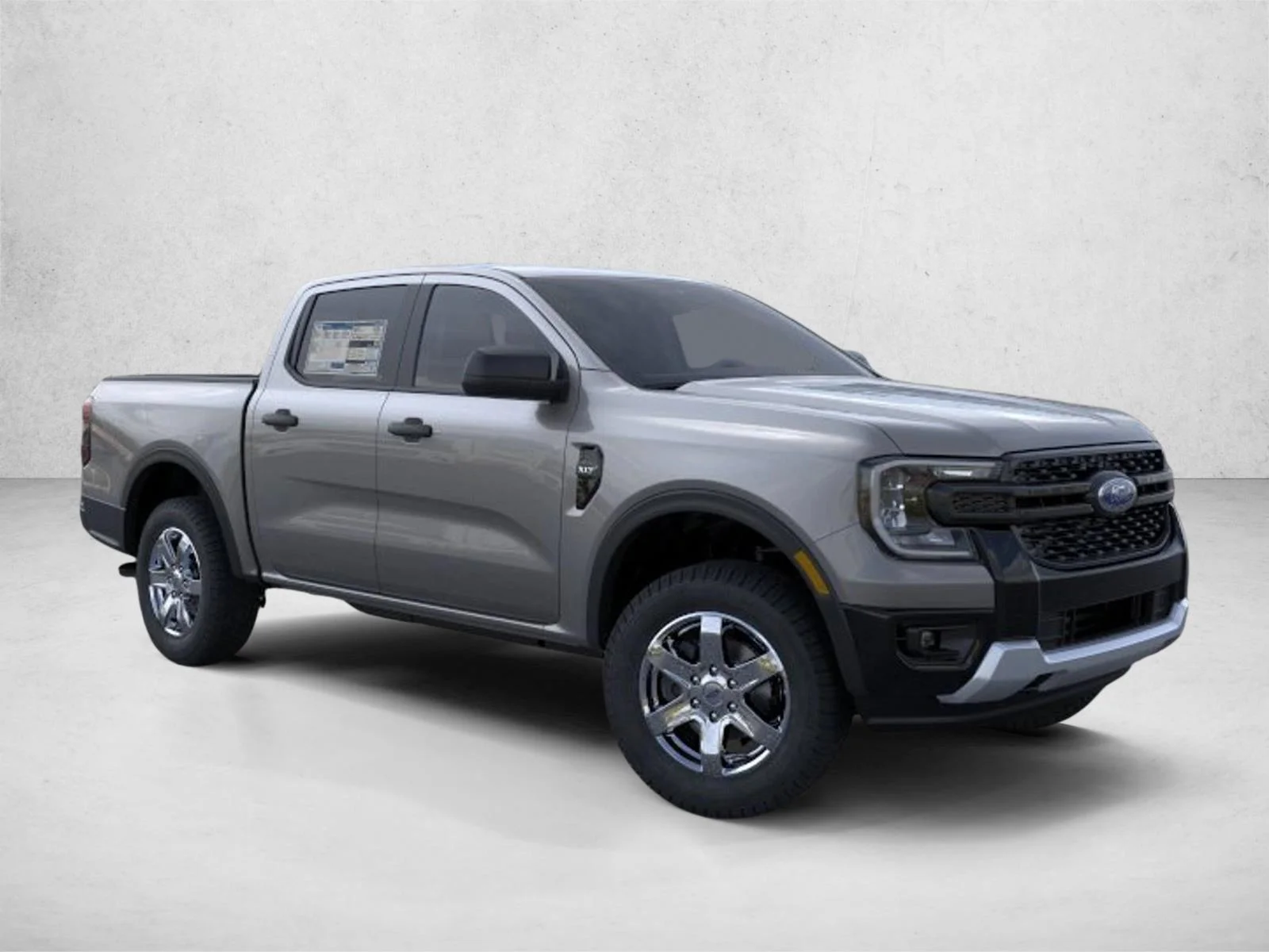 New 2026 Carbonized Gray Metallic Ford XLT image 7