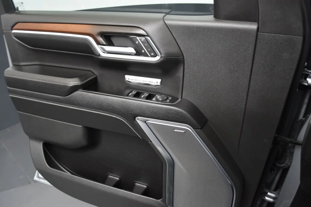 Used 2024 Silver GMC Denali image 9