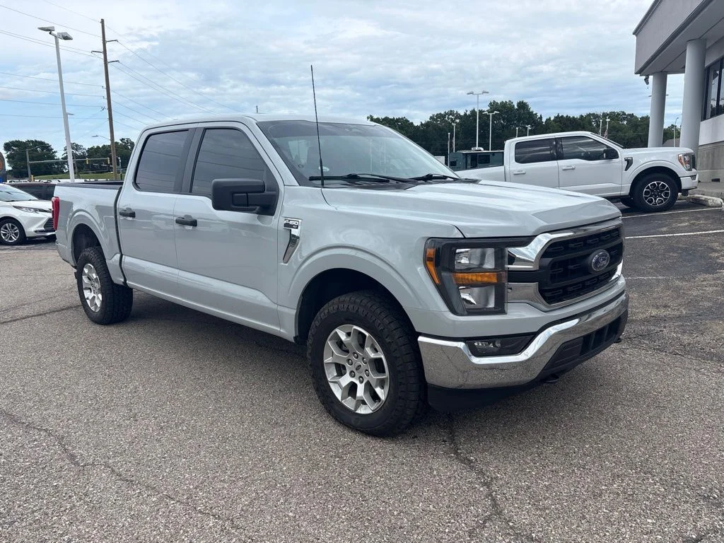 Used 2023 Avalanche Ford XLT image 1