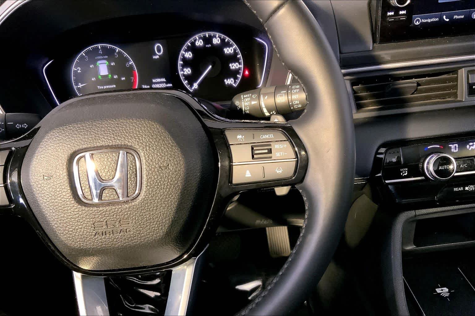 Used 2025 Crystal Black Pearl Honda Touring image 25