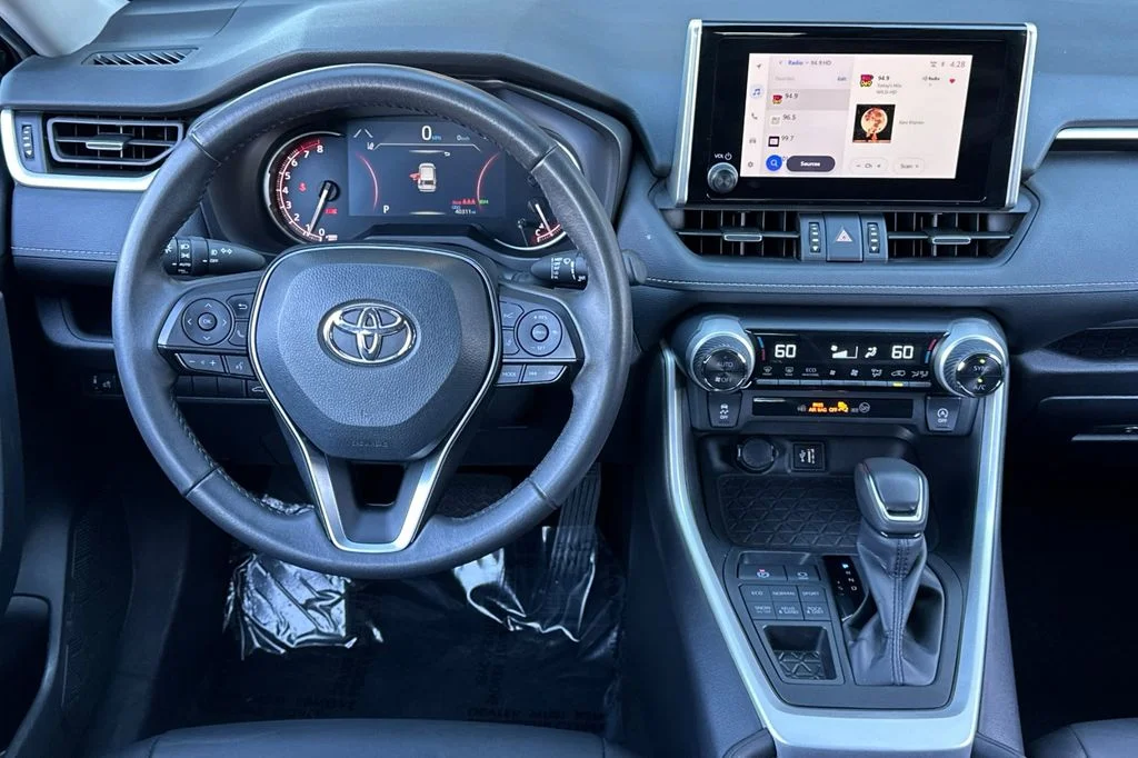 2024 Toyota RAV4 XLE Premium - Photo 14