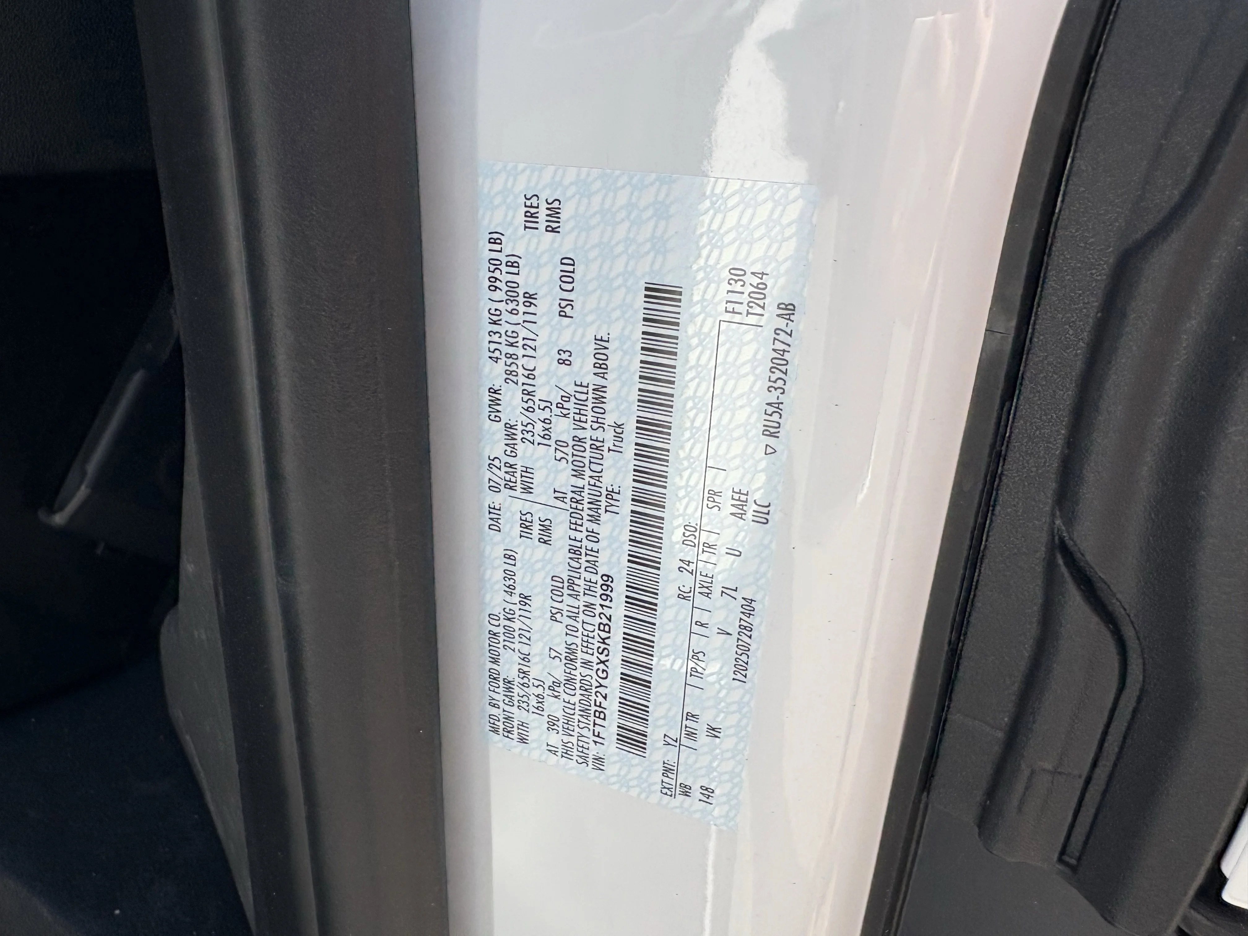 New 2025 Oxford White Ford Cargo Van image 33