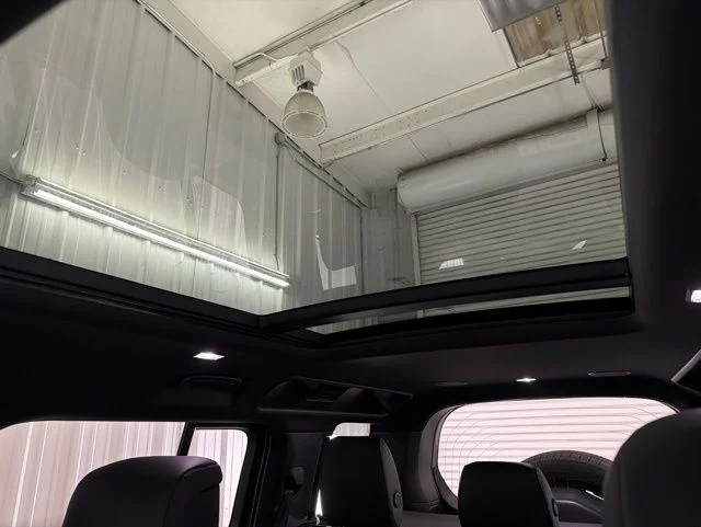 New 2026 Borasco Gray Metallic Land Rover X-Dynamic SE image 37