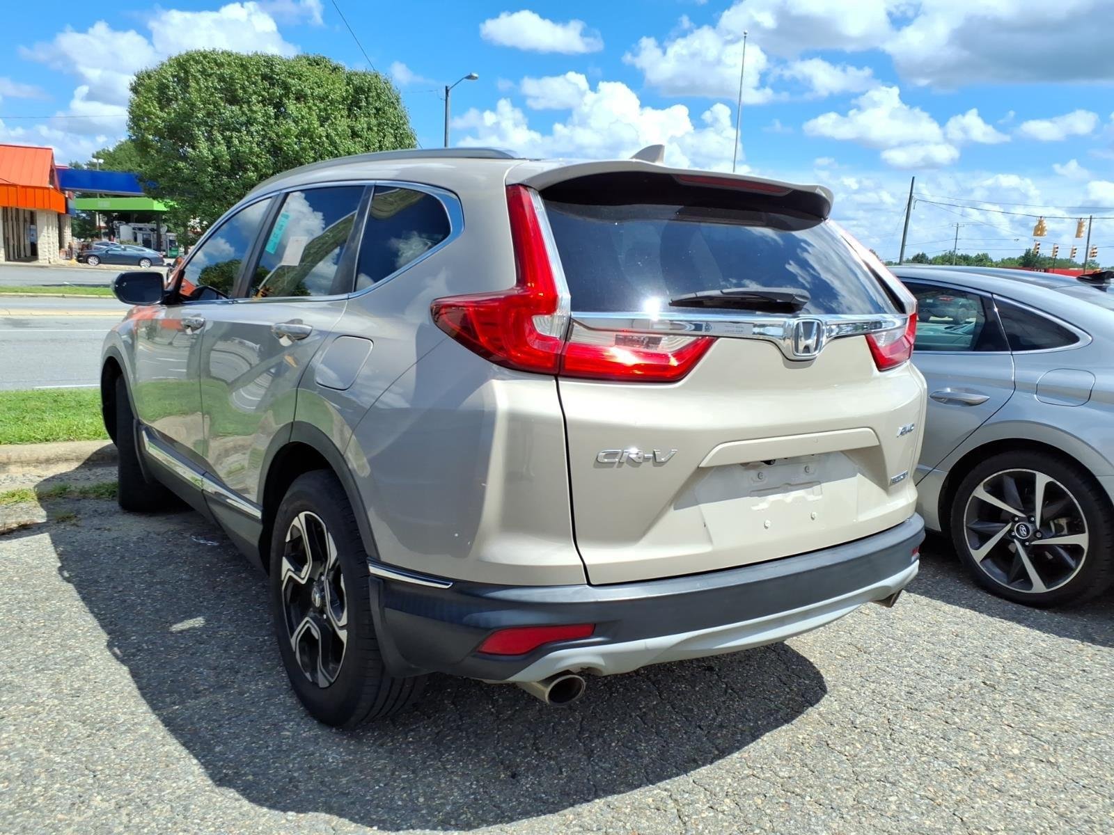 Used 2017 Sandstorm Metallic Honda Touring image 4