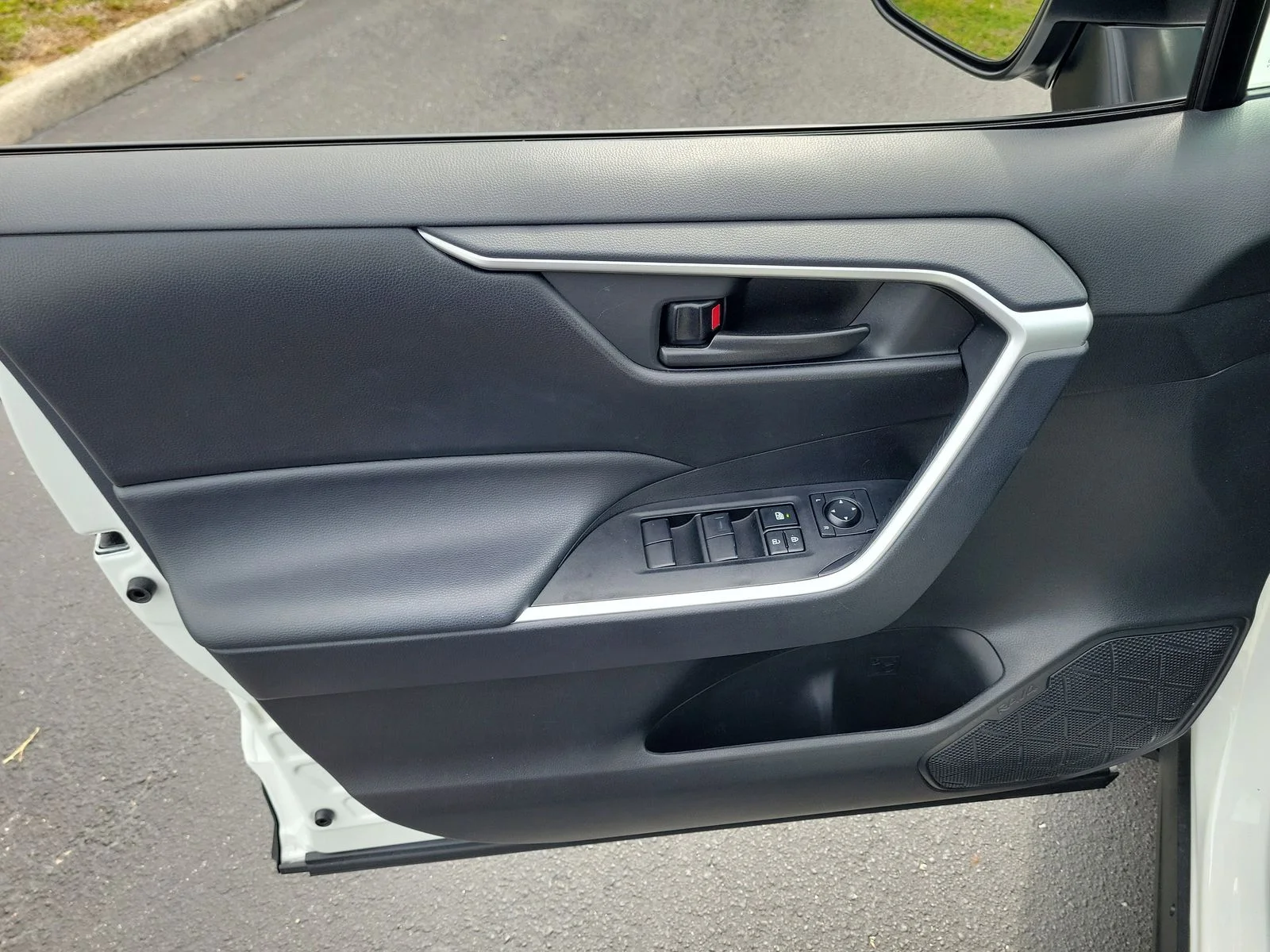 Certified Used 2025 White Toyota LE image 13
