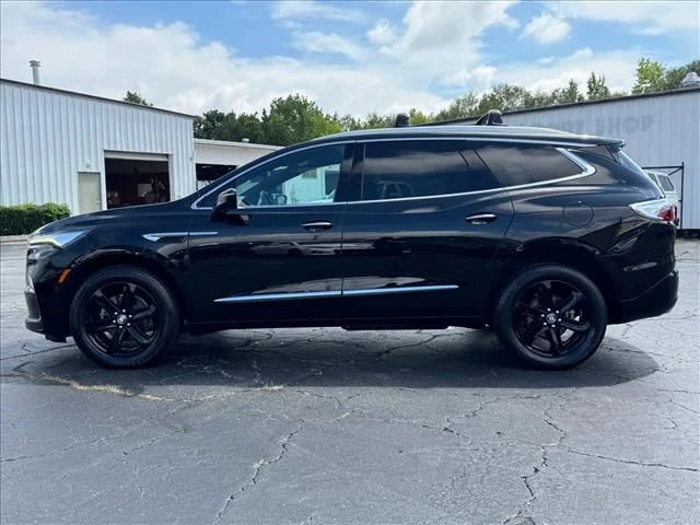 Used 2023 Black Buick Essence image 7