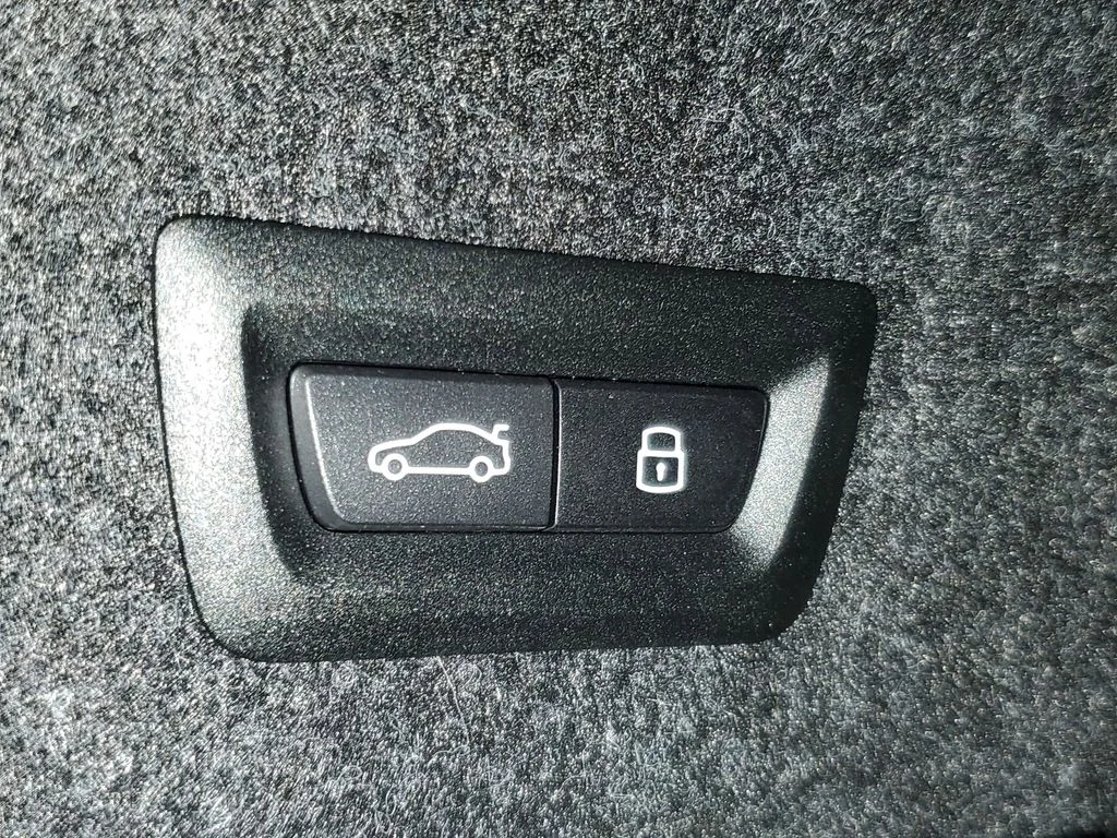 Used 2026 Jet Black BMW 330i image 8