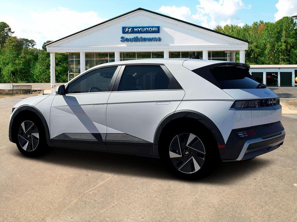 New 2026 White Hyundai SE image 4