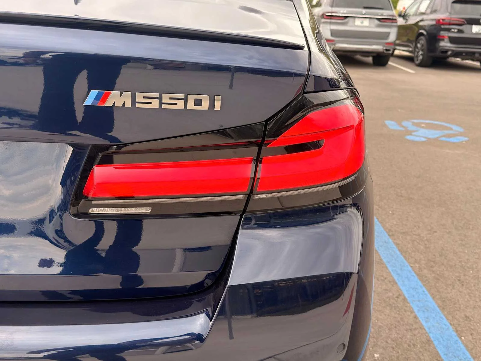 Used 2022 Tanzanite Blue II Metallic BMW M550i xDrive image 8