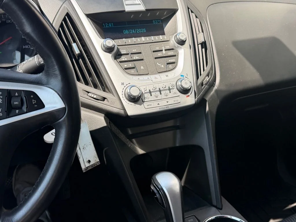 Used 2011 White Chevrolet LT image 10