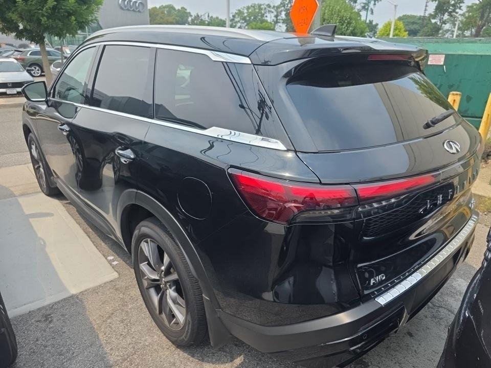 Used 2023 Black INFINITI LUXE image 2