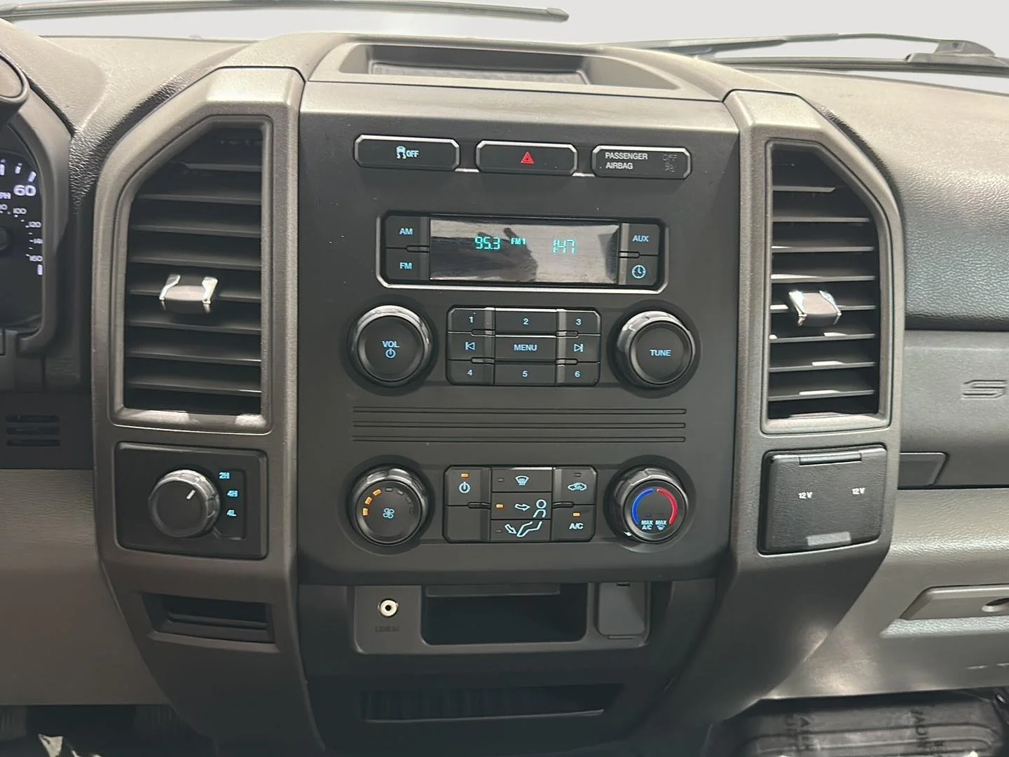 Used 2019 White Ford XL image 12