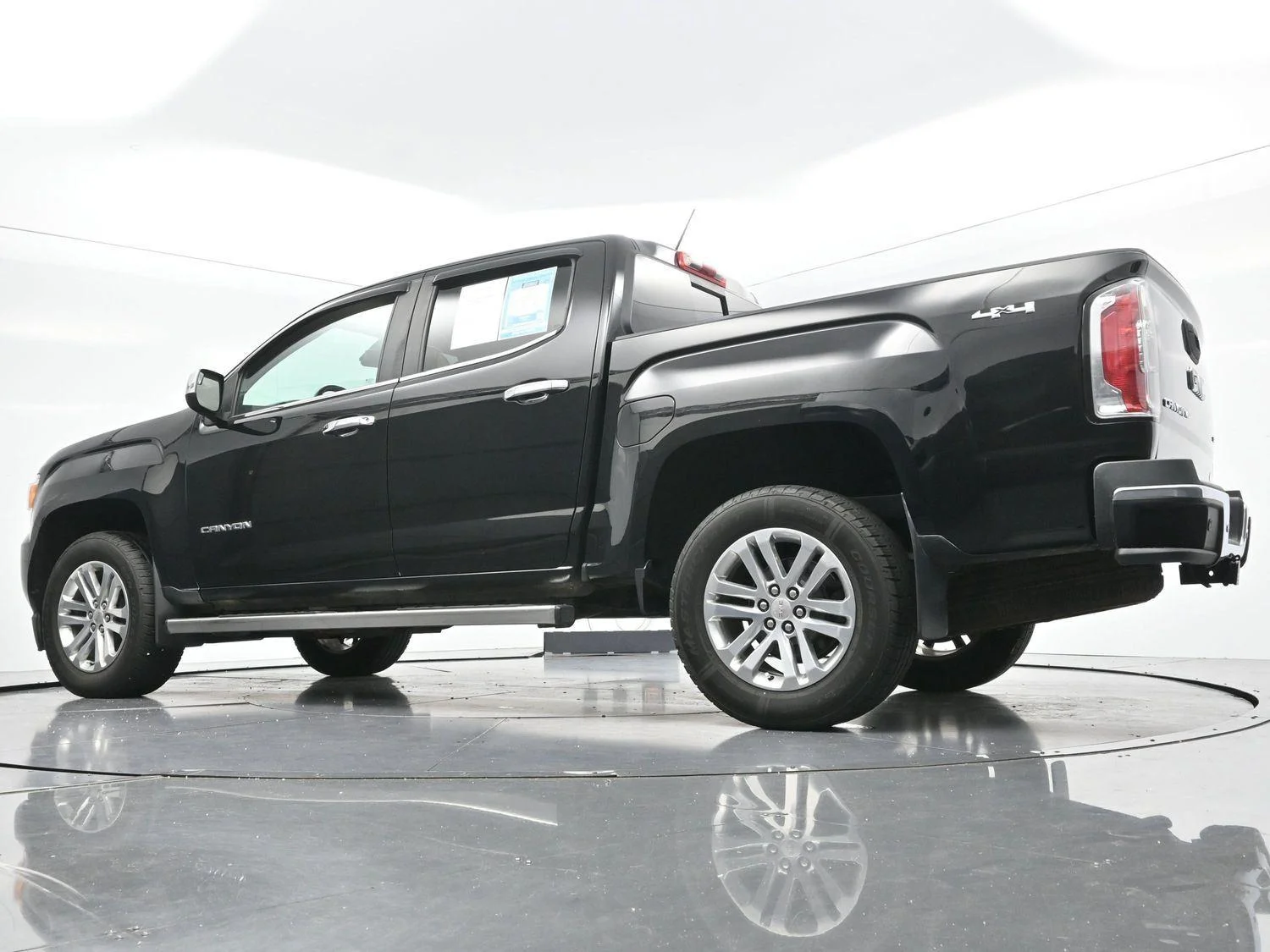 Used 2019 Onyx Black GMC 4WD SLT image 52