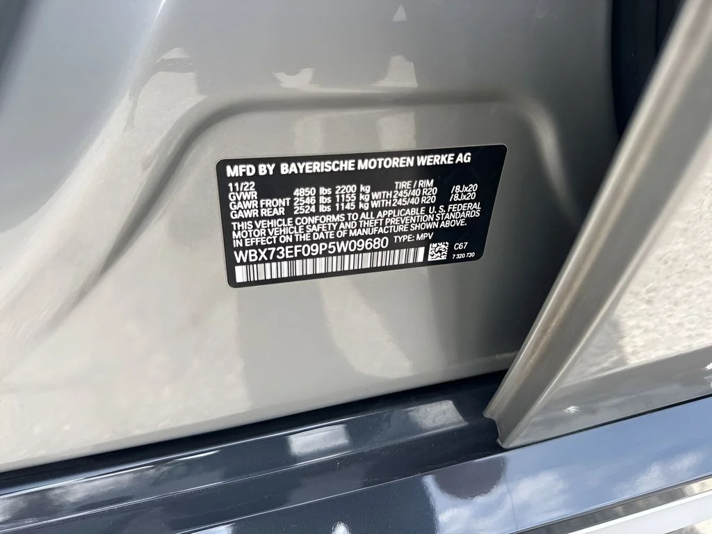 Used 2023 Silver BMW xDrive28i image 32