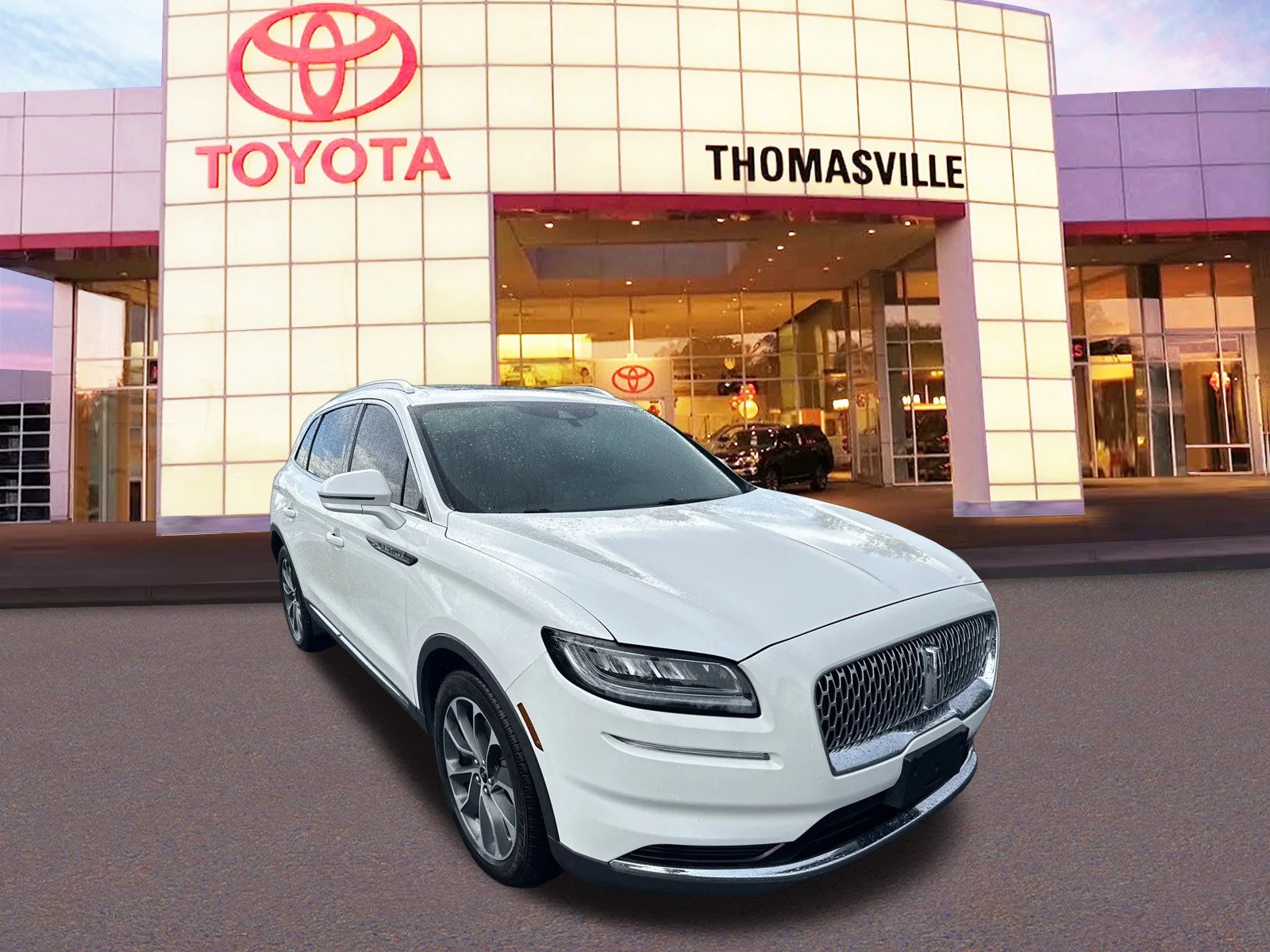 Used 2023 White Metallic Lincoln Reserve image 3