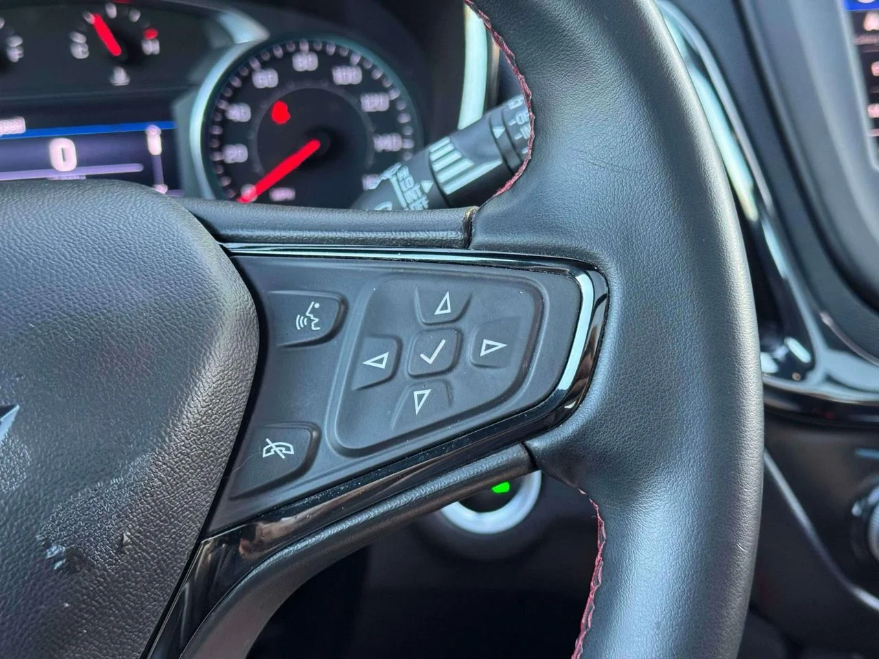 Used 2023 Summit White Chevrolet AWD RS image 26