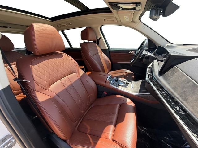Used 2023 White BMW xDrive40i image 16