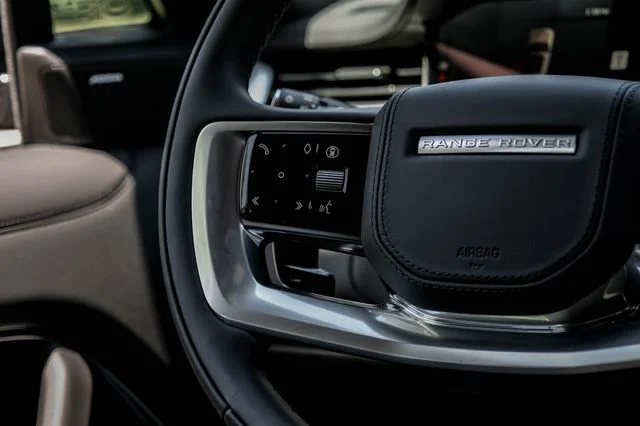 New 2026  Land Rover SE image 22
