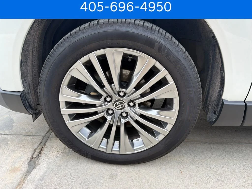 Pre-Owned 2021 Toyota Venza XLE