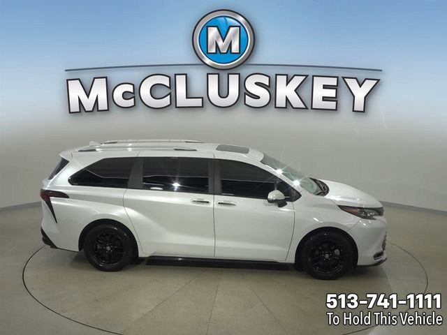 2024 Toyota Sienna Platinum - Photo 12