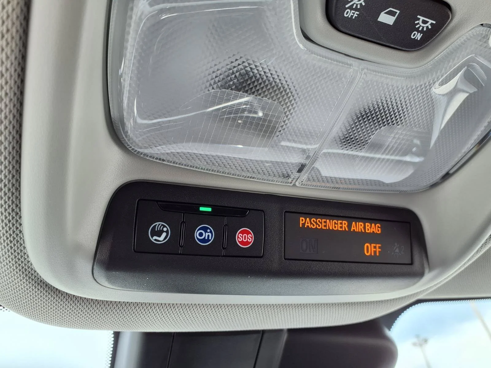 Used 2025 Summit White Chevrolet LT image 19